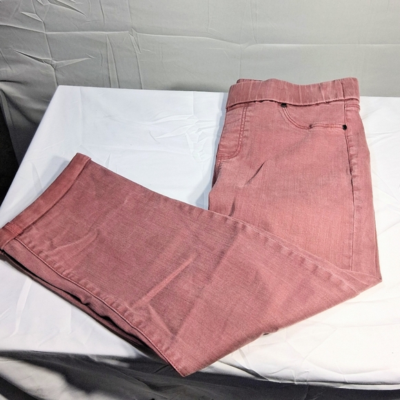 Liverpool Women's 34"x 21" Capri Coral/Roan Crop Elastic Mid-rise Pants - Picture 7 of 9